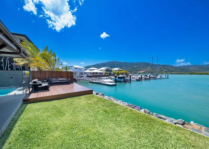 23 The Cove - Whitsunday Waterfront Living Villa Airlie Beach